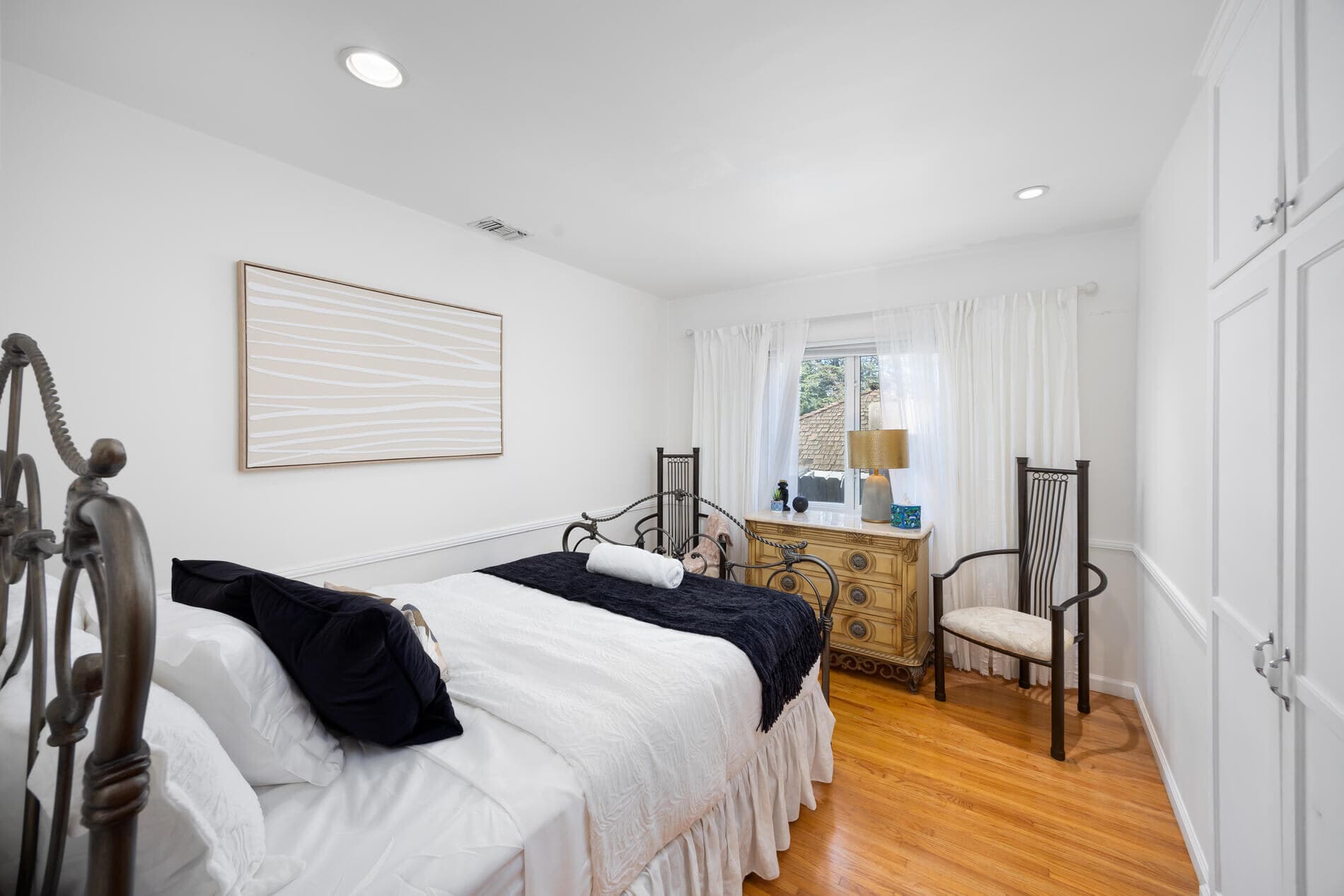 Bedrooms 4