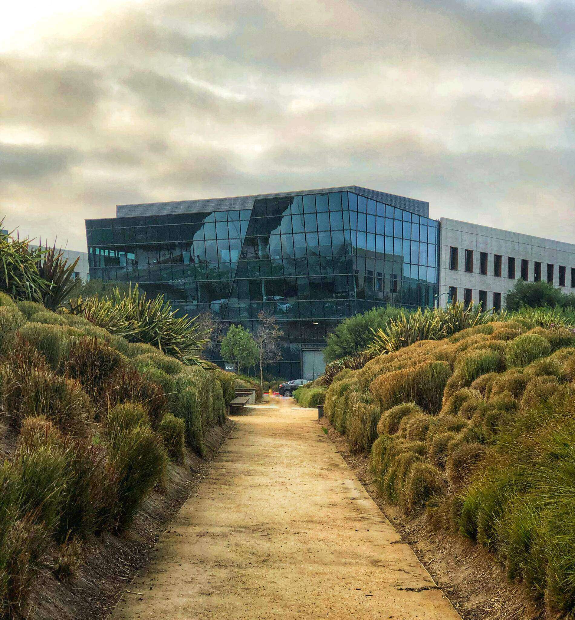 Business Travel Made Easy: LAX Area Workspace Guide